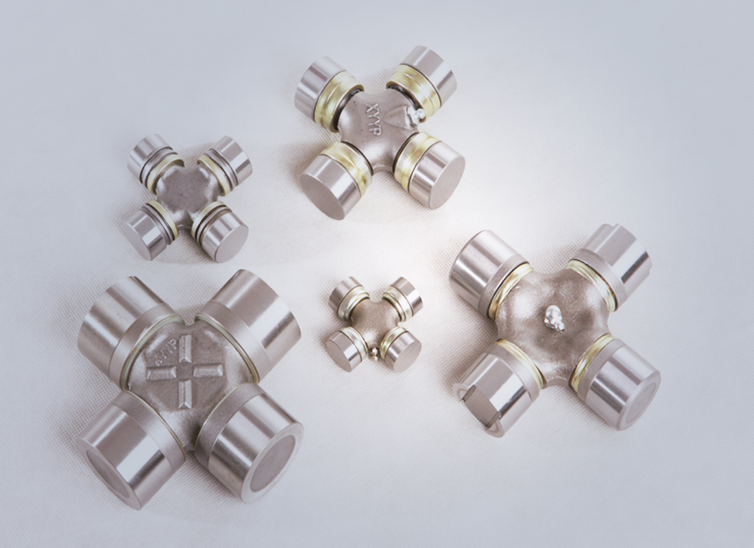 萬向節(jie)十字軸-EQ153方向機萬(wan)向節-φ18×47-鷹牌軸承