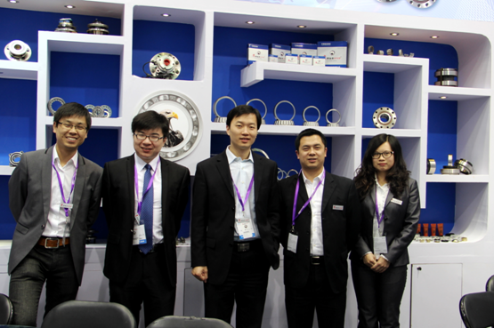 上海(hǎi)國際汽(qi)配展之(zhi)行——見證(zhèng)鷹牌人(rén)